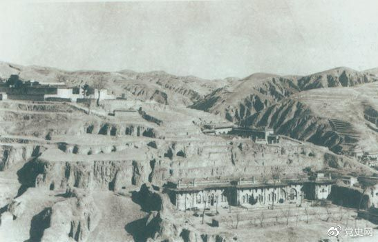 1947年12月25日至28日，中共中央在陜北米脂楊家溝召開(kāi)擴(kuò)大會(huì)議（十二月會(huì)議）。圖為會(huì)議會(huì)址。